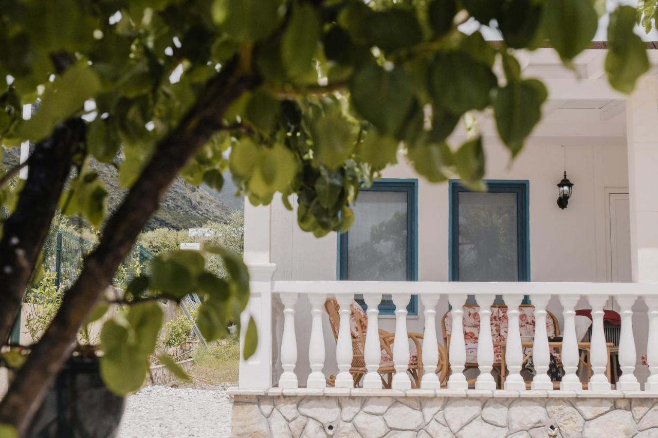 Vila Natali Himare Exteriör bild